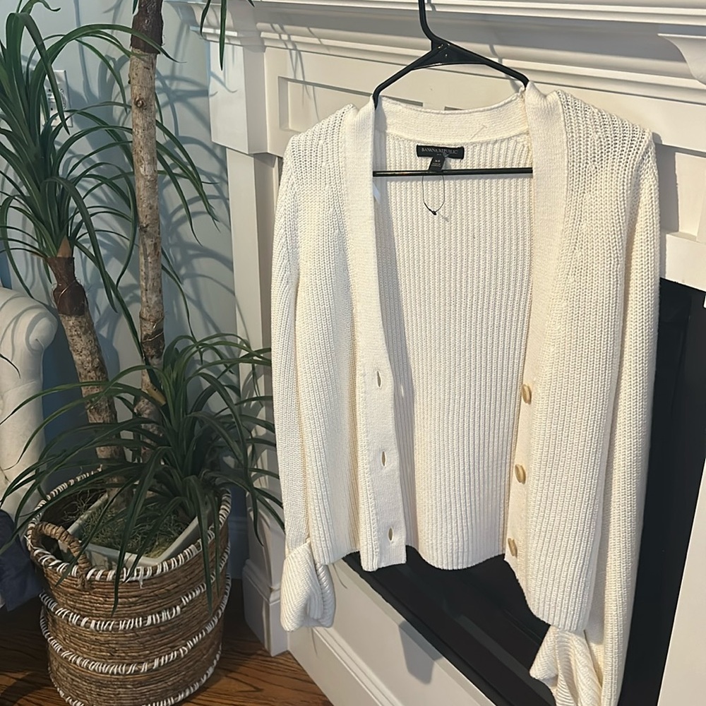 Banana republic button up sweater, cream colored, size XS!